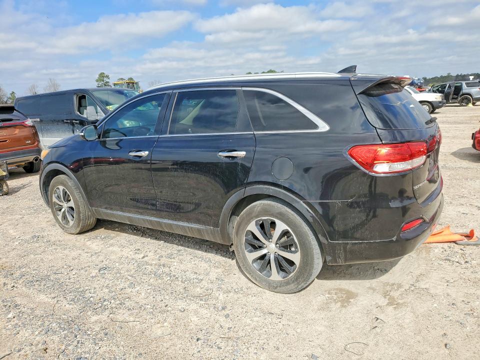 Photo 2 from auction – 2016 KIA SORENTO EX with VIN 5XYPH4A13GG010404