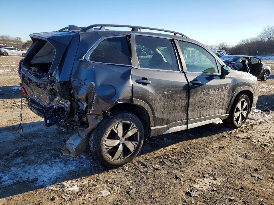 Photo 3 from auction – 2020 SUBARU FORESTER T with VIN JF2SKAXC2LH483894