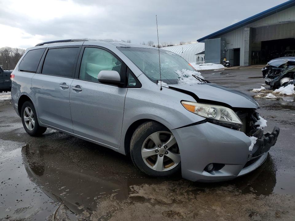 Photo 4 from auction – 2012 TOYOTA SIENNA with VIN 5TDKK3DC1CS268923