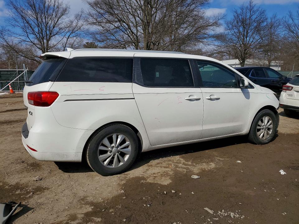 Photo 3 from auction – 2017 KIA SEDONA with VIN KNDMB5C19H6250164