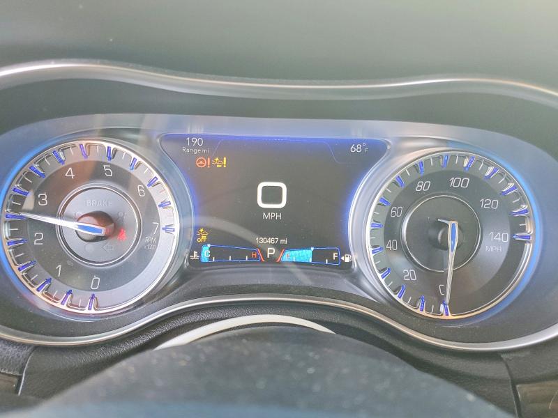 Photo 9 from auction – 2017 CHRYSLER 300C with VIN 2C3CCAKG0HH606947