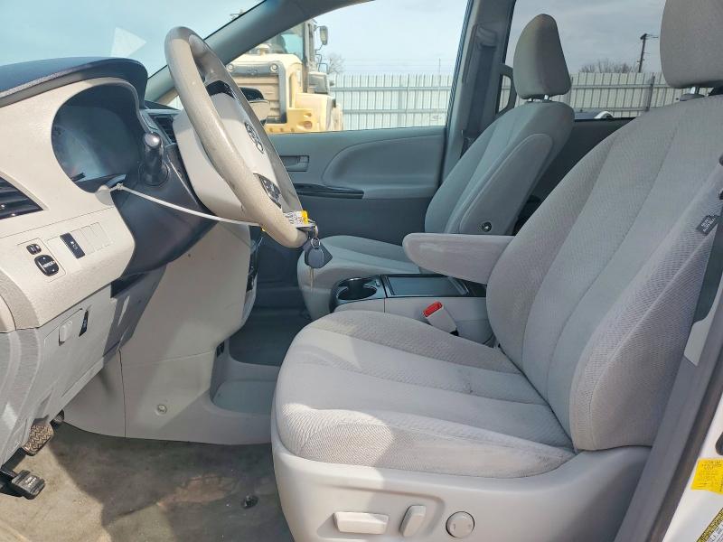 Photo 7 from auction – 2013 TOYOTA SIENNA LE with VIN 5TDKK3DC1DS342360