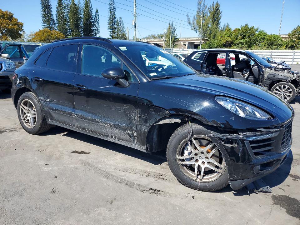 Photo 4 from auction – 2018 PORSCHE MACAN with VIN WP1AA2A59JLB11801