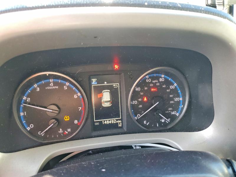 Photo 9 from auction – 2018 TOYOTA RAV4 with VIN 2T3WFREV7JW477927