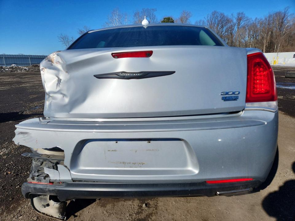Photo 6 from auction – 2019 CHRYSLER 300 with VIN 2C3CCAAG2KH711059