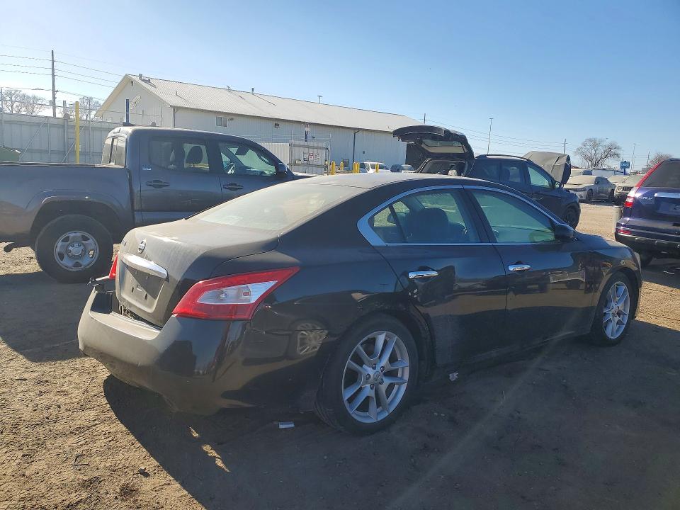 Photo 3 from auction – 2009 NISS MAXIMA with VIN 1N4AA51E59C816079