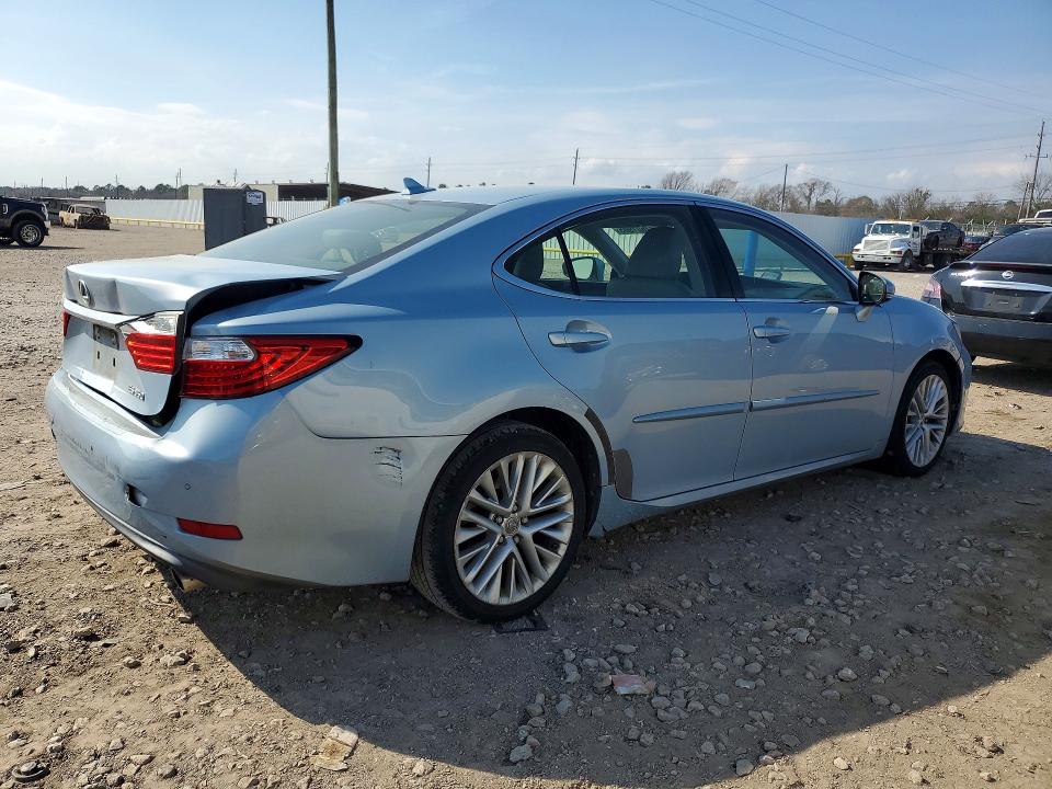 Foto 3 de la subasta – 2013 LEXUS ES 350 con VIN JTHBK1GGXD2044687