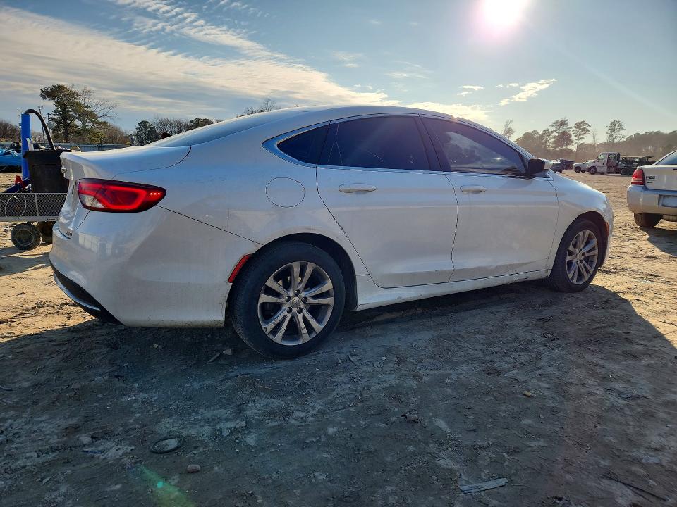 Photo 3 from auction – 2015 CHRYSLER 200 with VIN 1C3CCCAB1FN631099