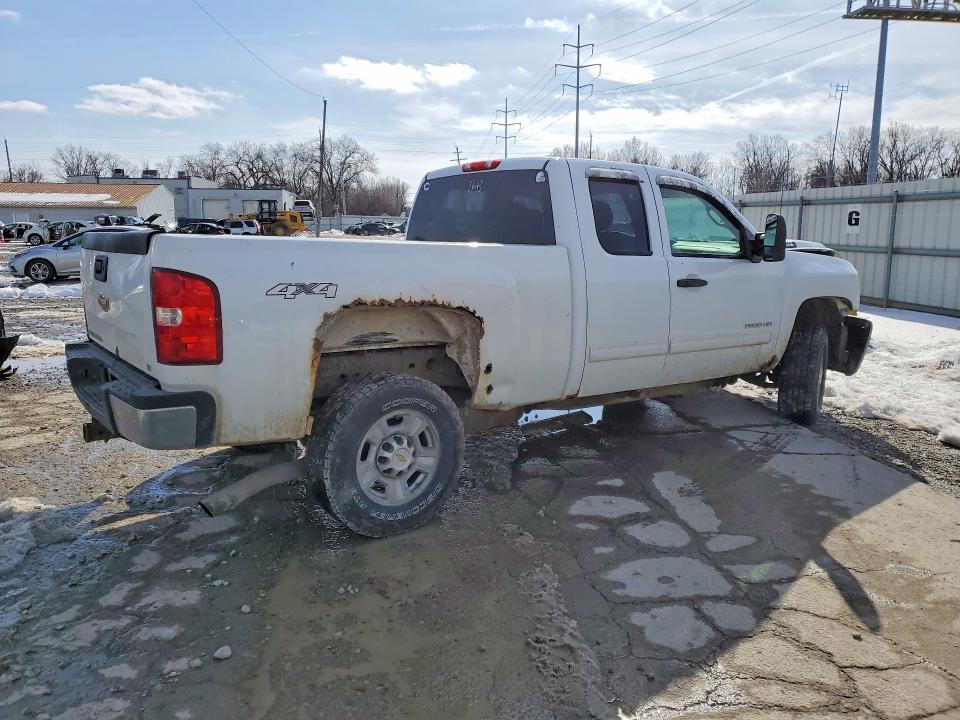 Photo 3 from auction – 2010 CHEVROLET SILVERADO with VIN 1GC5KXBG8AZ240235