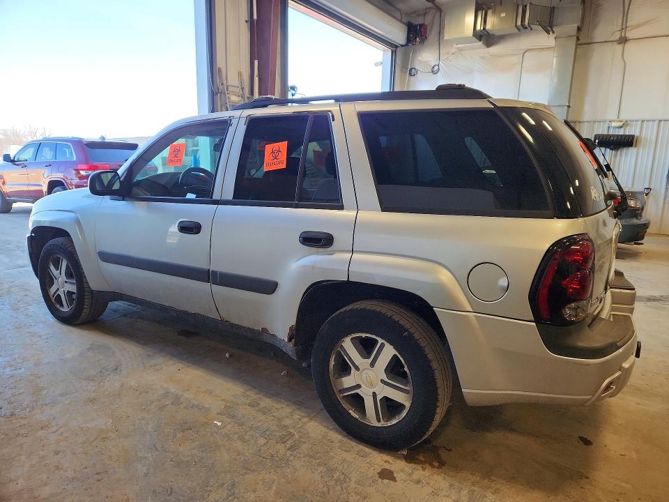 Photo 2 from auction – 2005 CHEVROLET TRAILBLAZER with VIN 1GNDT13SX52359855