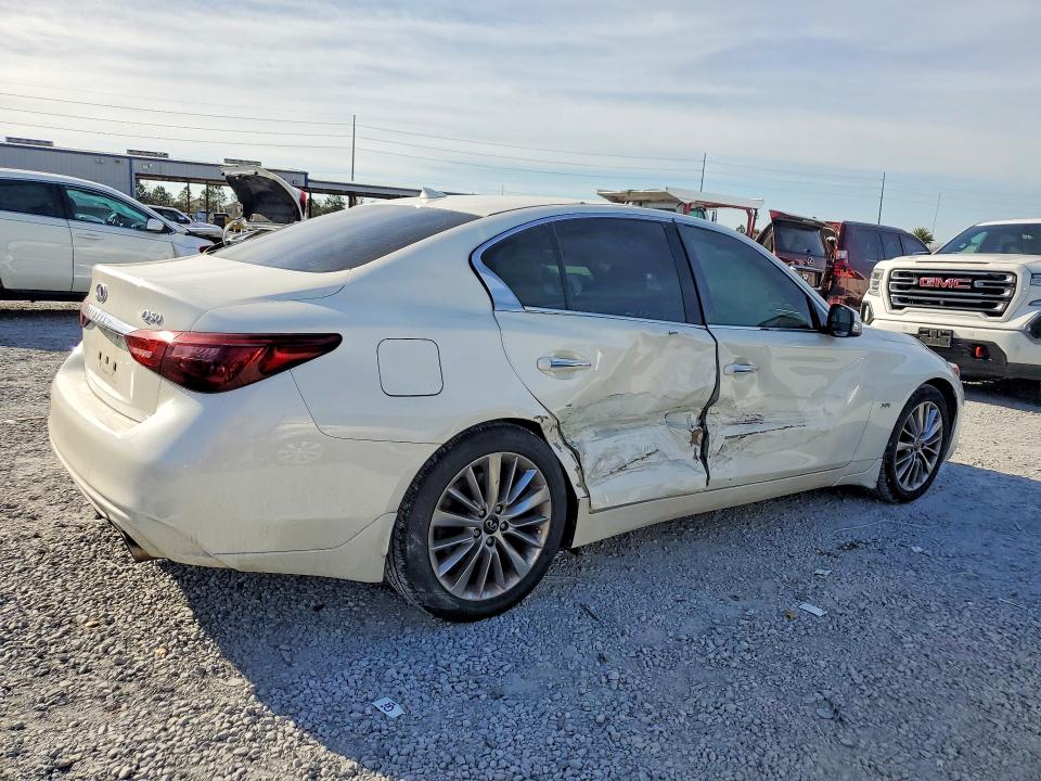 Photo 3 from auction – 2020 INFINITI Q50 with VIN JN1EV7AP1LM200865