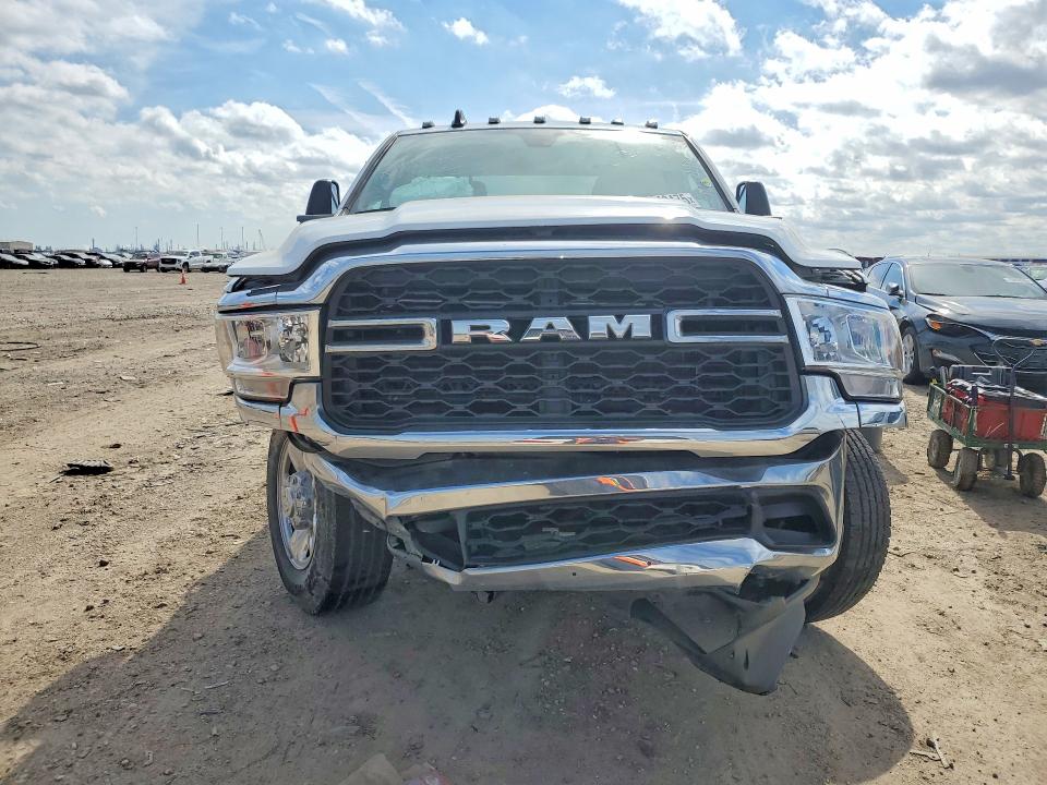 Photo 5 from auction – 2024 RAM 2500 with VIN 3C6UR5HJ1RG154959