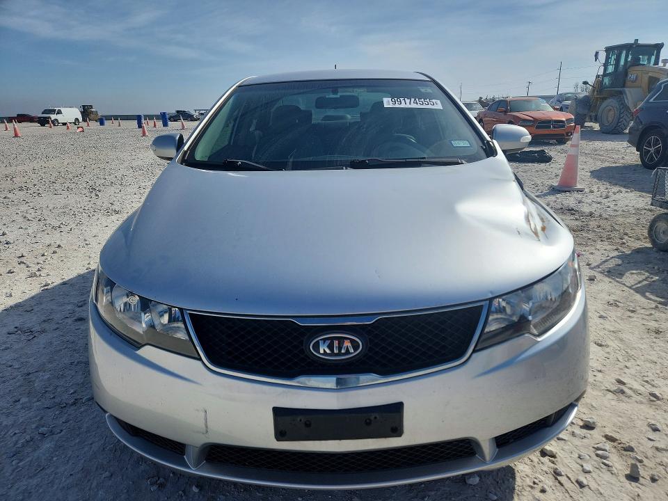 Photo 5 from auction – 2010 KIA FORTE with VIN KNAFU4A26A5068519