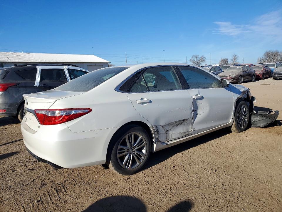 Photo 3 from auction – 2015 TOYOTA CAMRY with VIN 4T1BF1FKXFU023918