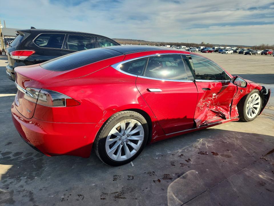 Photo 3 from auction – 2018 TESLA MODEL S with VIN 5YJSA1E26JF245992
