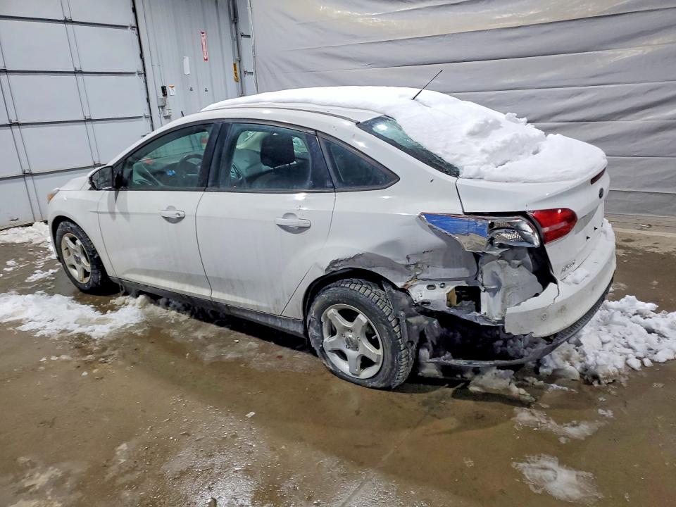 Photo 2 from auction – 2015 FORD FOCUS SE with VIN 1FADP3F23FL381024