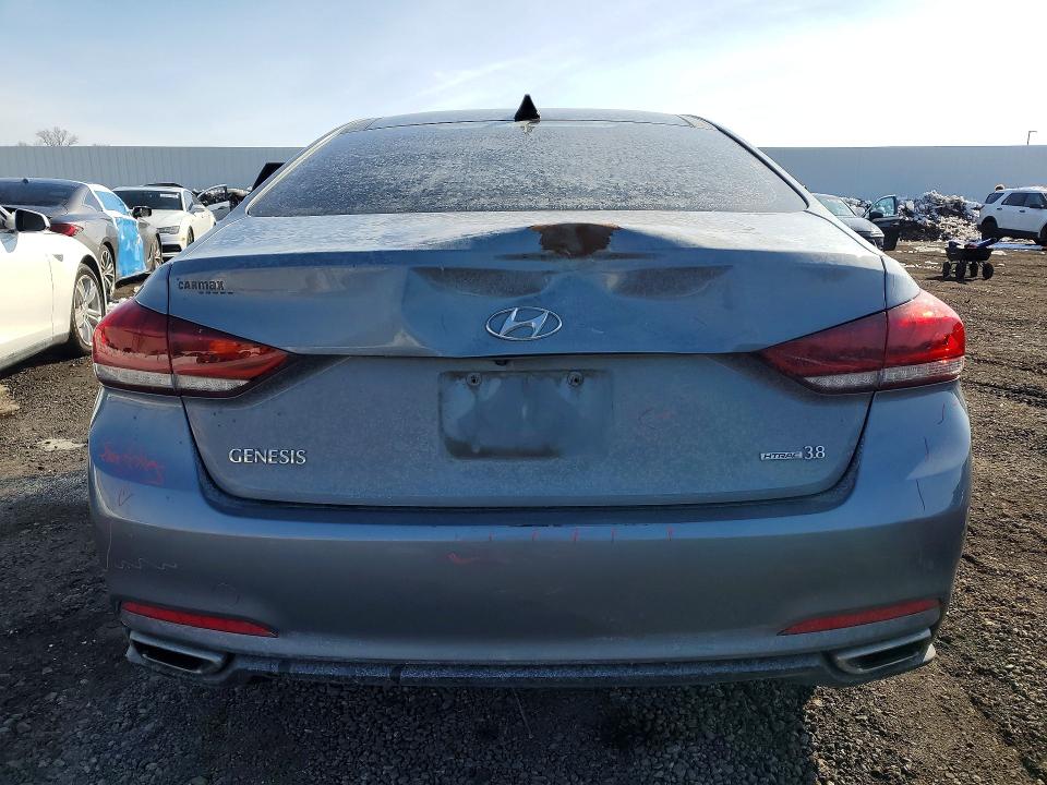 Photo 6 from auction – 2015 HYUNDAI GENESIS with VIN KMHGN4JE2FU092033