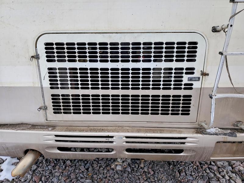 Photo 7 from auction – 2002 FREIGLINER CHASSIS with VIN 4UZAAHBV12CK17076