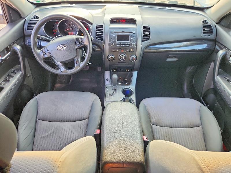 Photo 8 from auction – 2013 KIA SORENTO with VIN 5XYKT3A11DG389689