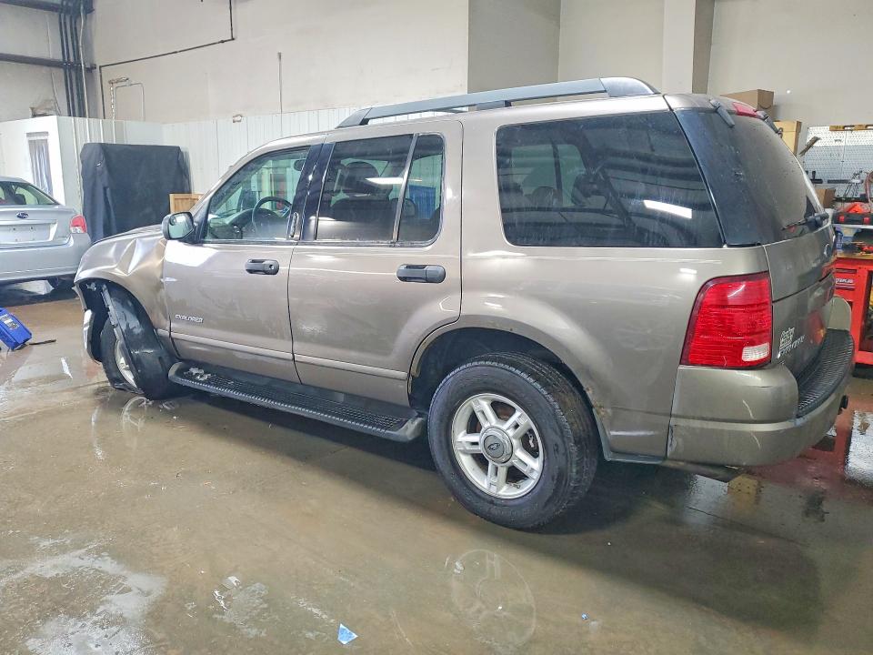 Photo 2 from auction – 2005 FORD EXPLORER with VIN 1FMZU73K95UB42778