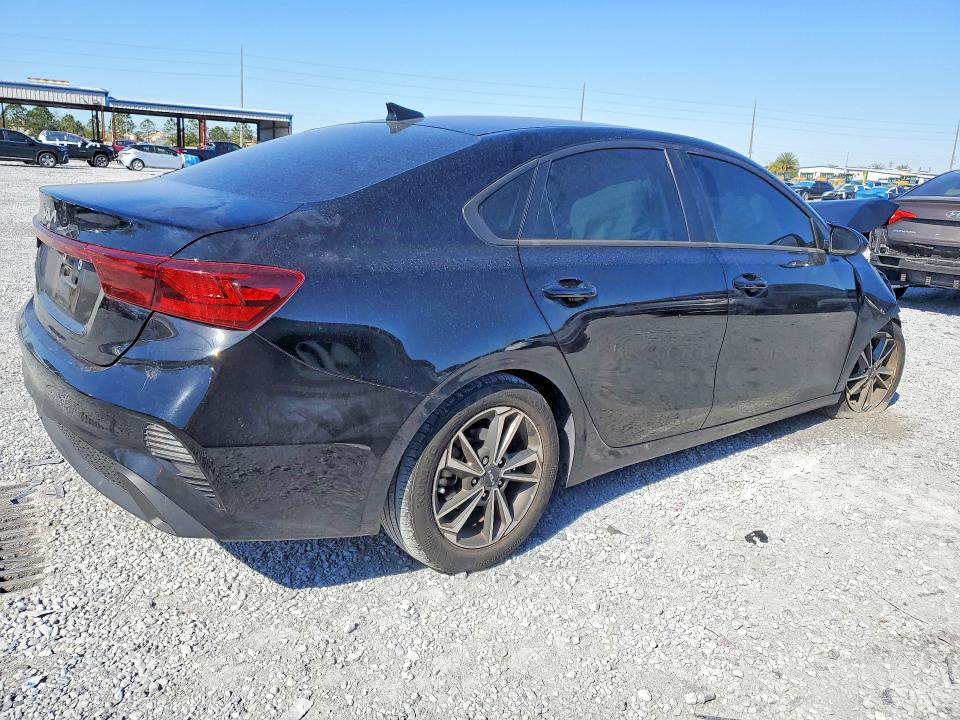 Photo 3 from auction – 2023 KIA FORTE with VIN 3KPF24AD2PE625546