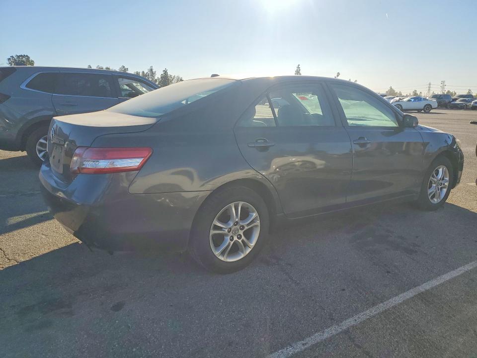 Photo 3 from auction – 2011 TOYOTA CAMRY with VIN 4T4BF3EK6BR203457