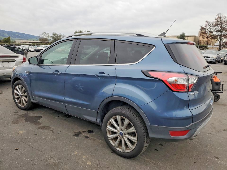 Photo 2 from auction – 2018 FORD ESCAPE TIT with VIN 1FMCU0J90JUC09727