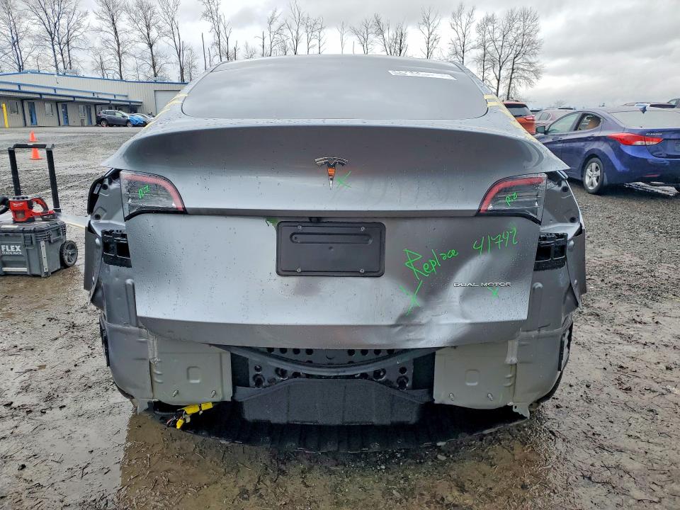 Photo 6 from auction – 2025 TESLA MODEL Y with VIN 7SAYGDEE5SA355809
