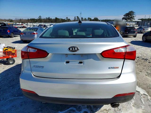 Foto 6 de la subasta – 2014 KIA FORTE con VIN KNAFX4A8XE5056424