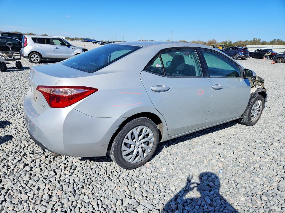 Photo 3 from auction – 2019 TOYOTA COROLLA with VIN 5YFBURHE3KP878760