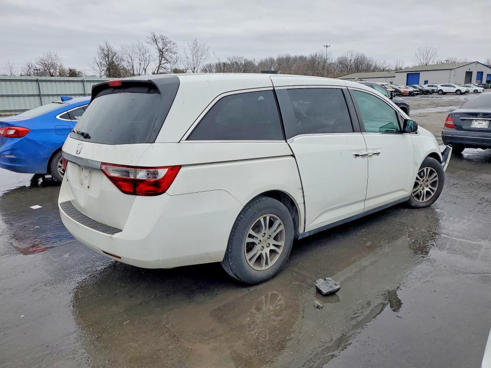 Photo 3 from auction – 2011 HONDA ODYSSEY with VIN 5FNRL5H69BB014651