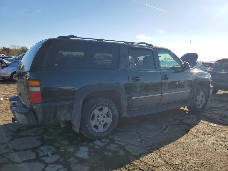 Photo 3 from auction – 2004 CHEVROLET SUBURBAN with VIN 3GNFK16T04G286680
