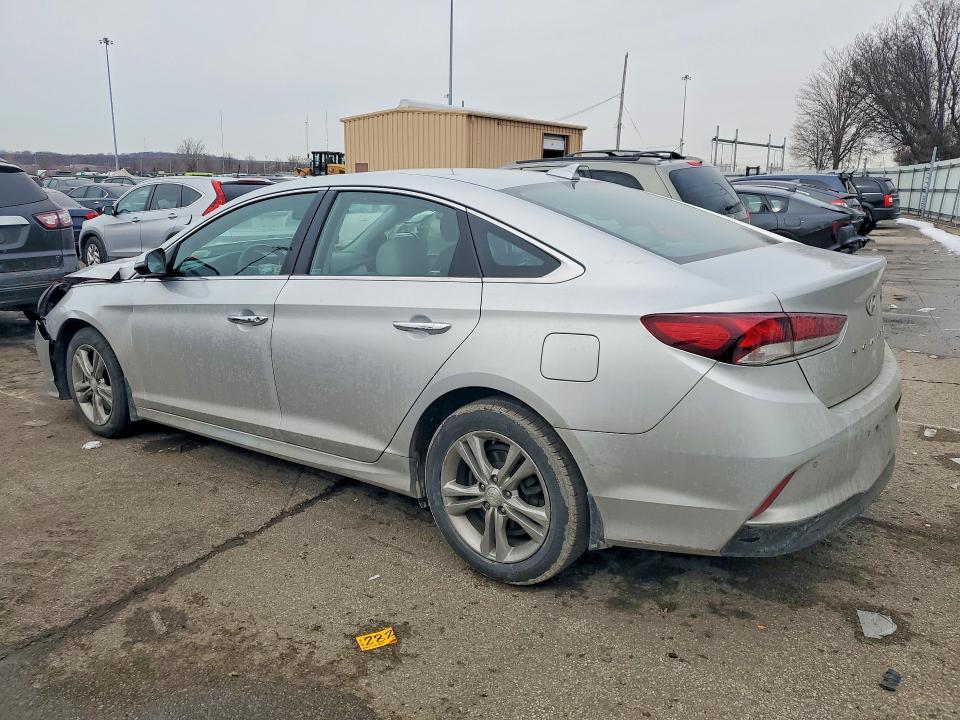 Photo 2 from auction – 2018 HYUNDAI SONATA with VIN 5NPE34AF0JH678310