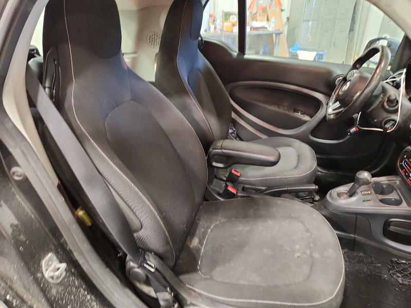 Photo 10 from auction – 2017 SMART FORTWO with VIN WMEFJ9BA7HK226779