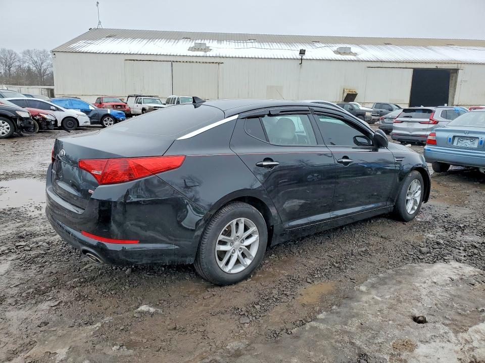 Photo 3 from auction – 2013 KIA OPTIMA with VIN 5XXGM4A73DG182402