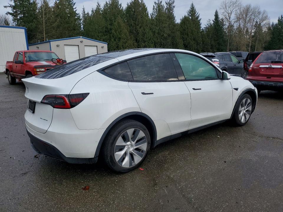 Photo 3 from auction – 2021 TESLA MODEL Y with VIN 5YJYGDEE8MF117066