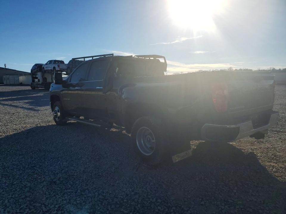 Photo 2 from auction – 2022 CHEVROLET SILVERADO with VIN 1GC4YUEY2NF248321