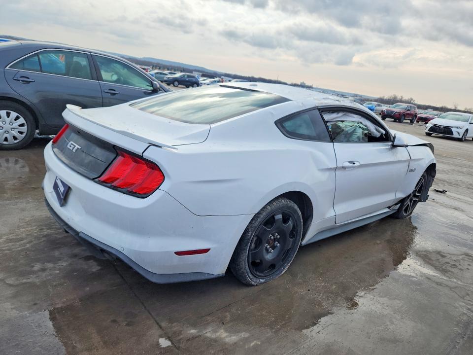 Photo 3 from auction – 2019 FORD MUSTANG with VIN 1FA6P8CF8K5168131