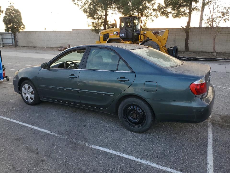 Photo 2 from auction – 2005 TOYOTA CAMRY with VIN 4T1BE32K95U005140