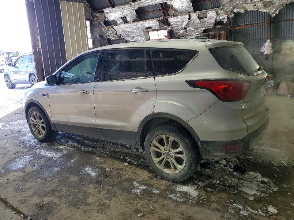 Photo 2 from auction – 2019 FORD ESCAPE SE with VIN 1FMCU9GD5KUC43034