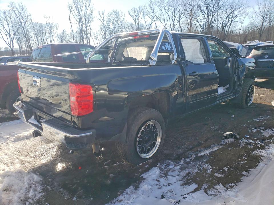Photo 3 from auction – 2015 CHEVROLET SILVERADO with VIN 3GCUKREC4FG332496