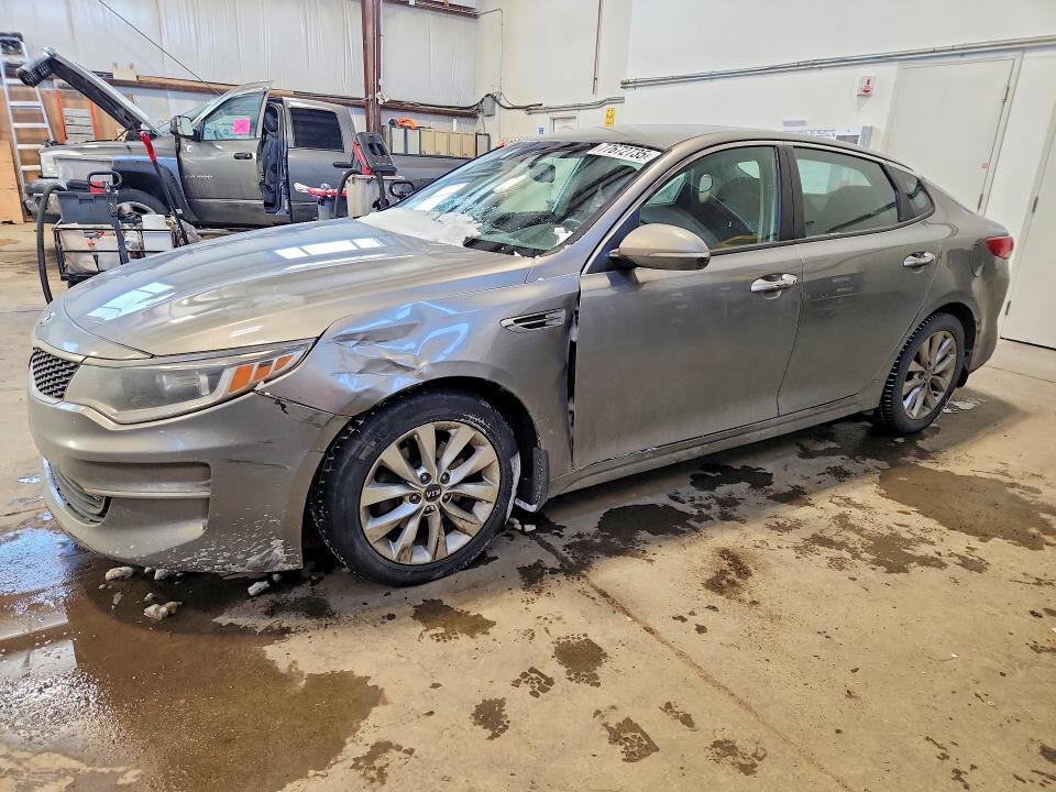 KIA OPTIMA 2018 with VIN 5XXGT4L32JG180875 - Photo from auction