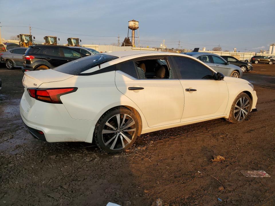 Photo 3 from auction – 2020 NISS ALTIMA with VIN 1N4BL4CV0LN310869