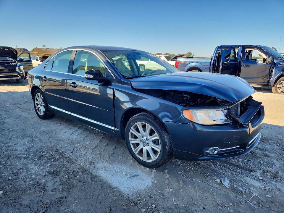 Photo 4 from auction – 2011 VOLVO S80 3.2 with VIN YV1952AS7B1147427