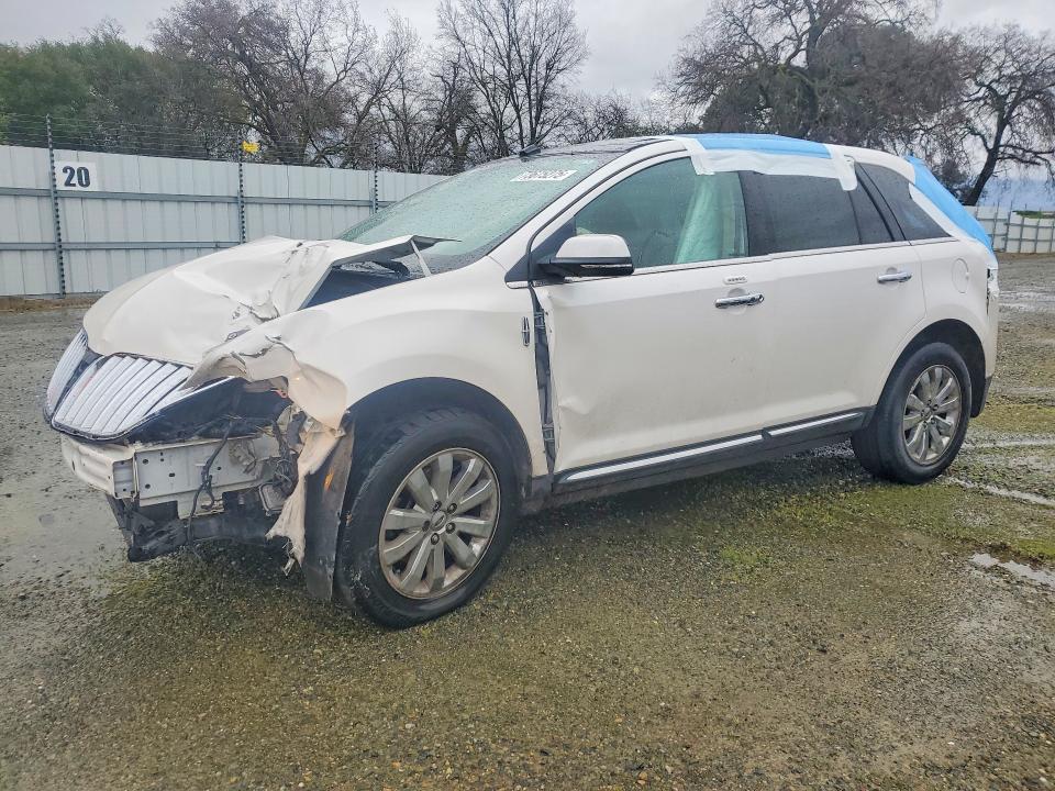 LINCOLN MKX 2013 with VIN 2LMDJ6JKXDBL28838 - Photo from auction