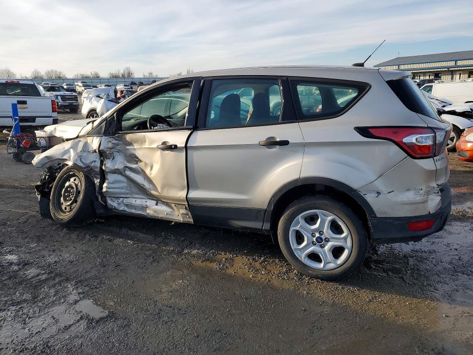 Photo 2 from auction – 2017 FORD ESCAPE with VIN 1FMCU0F74HUE29891