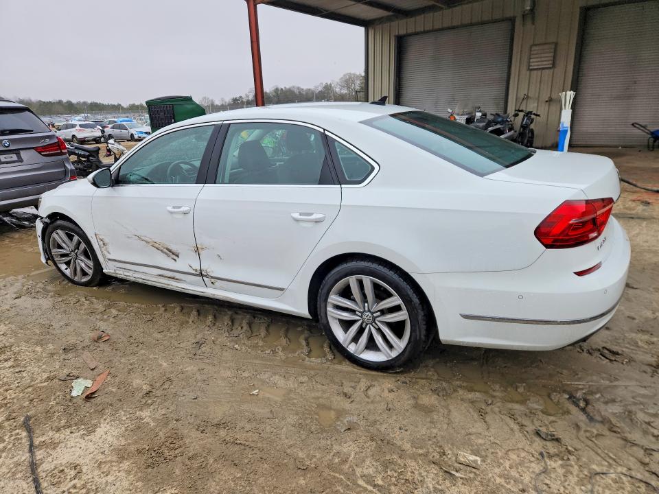Photo 2 from auction – 2016 VOLKSWAGEN PASSAT SEL with VIN 1VWCT7A36GC010950