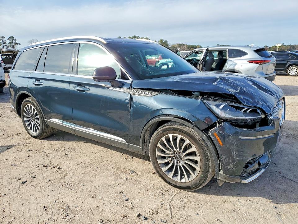 Photo 4 from auction – 2023 LINCOLN AVIATOR RE with VIN 5LM5J7WC8PGL23705