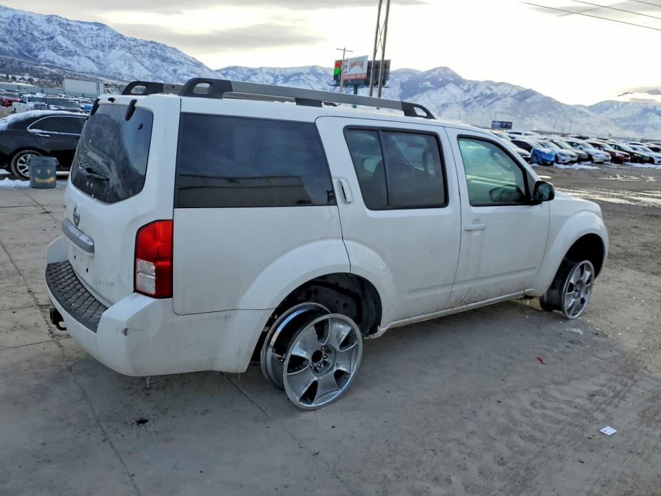 Photo 3 from auction – 2011 NISSAN PATHFINDER with VIN 5N1AR1NN6BC623186