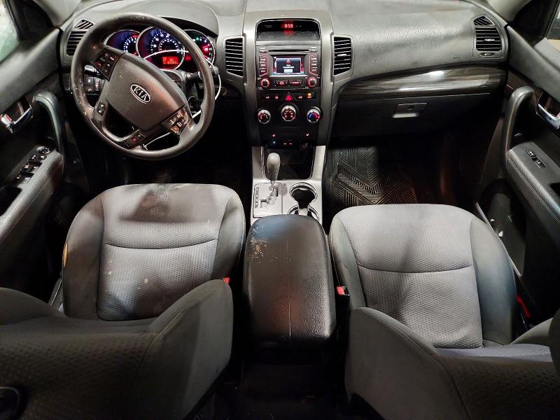 Photo 8 from auction – 2013 KIA SORENTO LX with VIN 5XYKTDA64DG333604